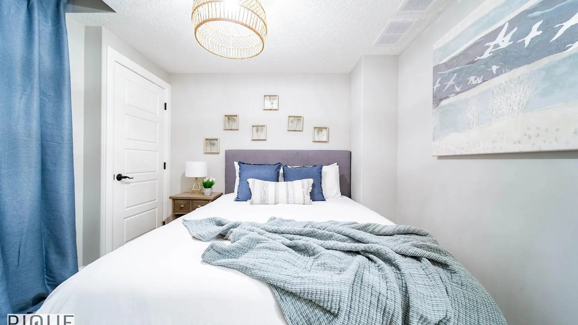 Apartment Stunning 2 BDRM YEG Suite, EIA Airport, WiFi! Edmonton