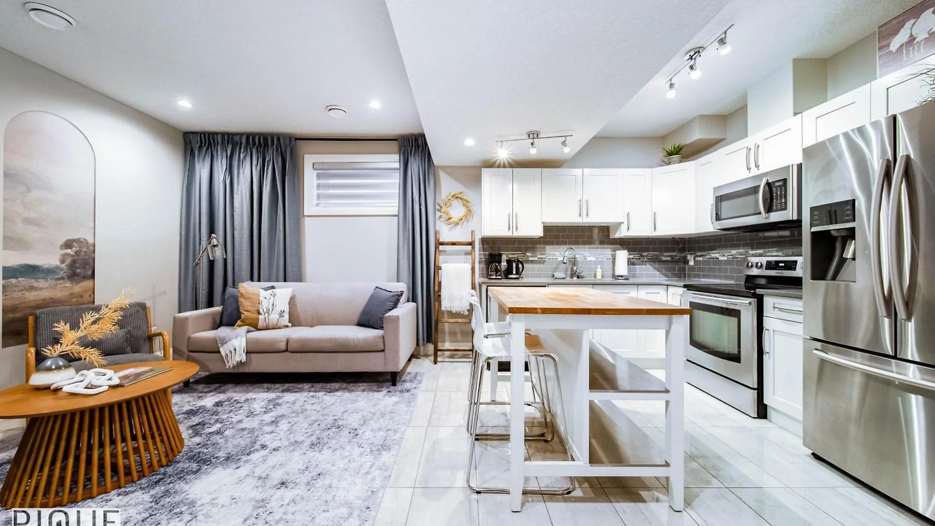 Apartment Stunning 2 BDRM YEG Suite, EIA Airport, WiFi! Edmonton Kanada