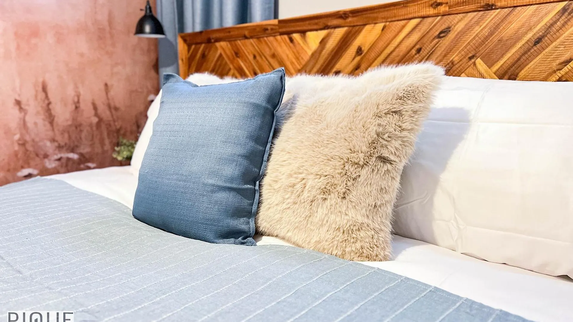 Apartman Chic Retreat With Hot Tub - King Bed - Fireplace - Wem Edmonton