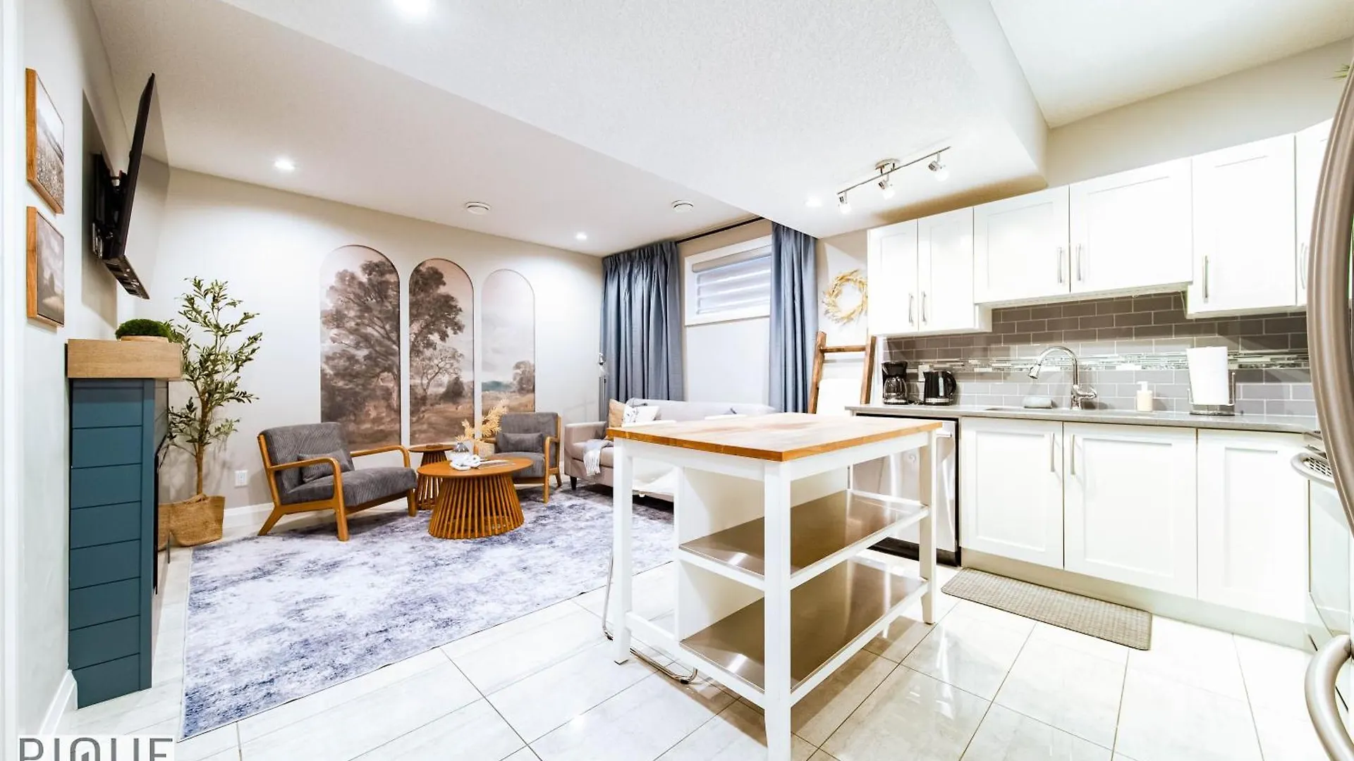 Chic Retreat With Hot Tub - King Bed - Fireplace - Wem Edmonton